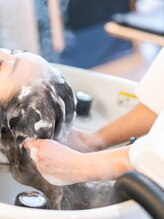 《エイジング毛に最適なオージュアラインをご紹介》ハリコシ・うねりが気になる方へ大人女性の髪を整える＊