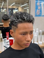 ルースト 南堀江店(ROOST)&nbsp;刈り上げセンターパート/波巻きツイストスパイラル/南堀江
