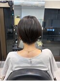 艶ダークブラウンのコンパクトボブ