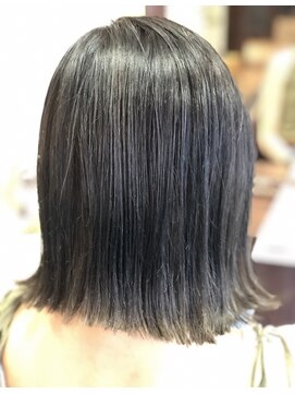 キー(key) ダークアッシュ