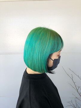 ヘアアンドメイク ムーア(Muuua) ペールグリーンとインナーブラック