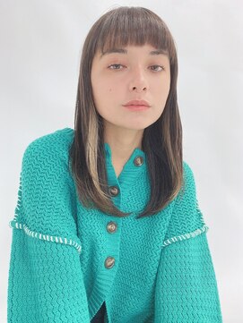 ルービック(Rubik's) イヤリングカラー/大人ベージュ×レイヤーカット