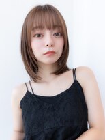 20代30代大人可愛いグレージュカラー斜めバングショートボブ