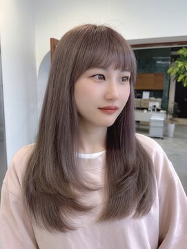 ソピ バイ インビテーション(sopi by invitation) ぱっつん前髪 レイヤーカット ワンカール ブリーチカラー ピンク