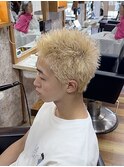 抜きっぱなしブロンド×スパイキーショート