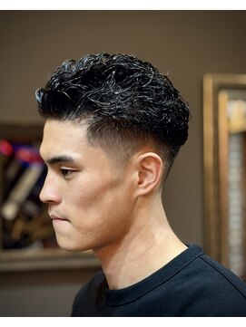 バーバーショップ スバル(BARBERSHOP SUBARU) <理容室><バーバー><おーてぃー>