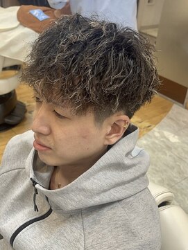 マキシム ナカイ(MAXIM NAKAI) ツイストパーマ/メッシュ/フェード