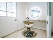 アム(AME)の雰囲気(髪や頭皮のお悩みも、落ち着いて相談できる半個室空間)