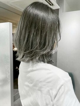 レラート デザイン コスタ 浦和(Relato DESIGN COSTA) くびれレイヤーボブ×シルバーグレージュ