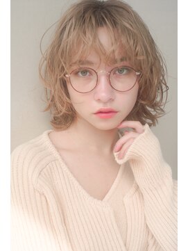 レジュアル(RESSUAL) グレージュ 大人かわいい フェザーバング マッシュショート