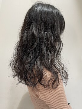 ウクラ バイ レシッド 池袋(uchla by rcid) イメチェン大人フェミニンロングウェーブパーマ×レイヤーロング