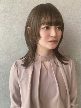 メイカ(MEIKA) 【 ウルフカット × オリーブベージュ 】浅野美紀
