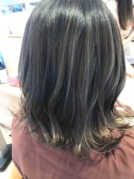 ルミナスビューティーケア(Luminous beauty care) 外ハネミディ