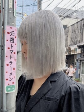 ロア 福岡天神本店(LORE) ダブルカラーミルクティーベージュカラーショートボブブリーチ