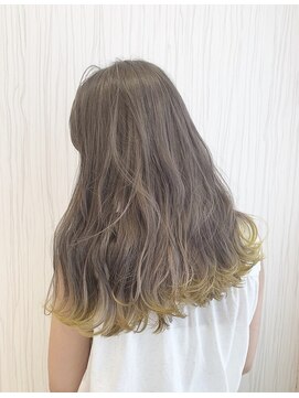 ビス ヘア アンド ビューティー 西新井店(Vis Hair＆Beauty) 【デザインカラー】ハイトーン×裾カラー賭けコテ巻き仕上げ