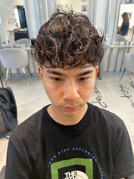 メンズサロン キング 心斎橋店(Men’s salon K!ng) ホワイトメッシュ/ツイスト/ツイスパ/パーマ/メンズ/眉毛/心斎橋