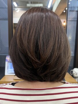 カシー(Casii) 40代からの酸性ストレートボブ