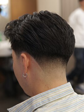 ザチョップショップ キチジョウジ(THE CHOP SHOP KICHIJOJI) テーパーフェードスキンフェードカットシェービング吉祥寺理容室