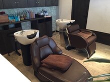 リカスヘアースペース(Recasu hair space)の雰囲気（疲れを癒し美髪になれる自慢のヘッドスパは楽ちんシャンプー台で）