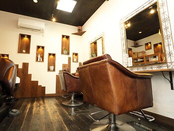 ヘアメイク チェルシー(hairmake CHELSEA)の写真/【カフェのような落ち着いた雰囲気が魅力★】忙しい日々を忘れ、癒しのひとときを…大型店が苦手な方も◎