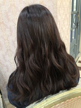 ハグエヴェック(HUG AVEC) ロングのツヤベージュカラー