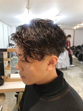 フィフス(fifth) スパイラルパーマ  くせ毛風パーマ ソフトツーブロック 黒髪