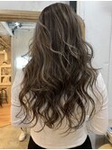 レイヤーロング前髪パーマグレーベージュレイヤーロング2