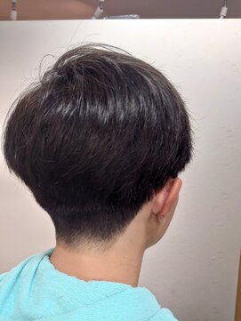 ヴェルデ シンバシ(VERDE SHINBASHI) 爽やかショートマッシュ ツーブロック ビジネス 学生 黒髪　束感