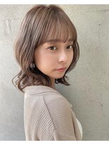 スリープ(Three-p.)&nbsp;ミルクティーベージュな愛され小顔ミディ