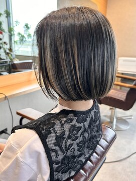 イェル(ELL.) ダークトーンで仕上げるアンブレラカラー