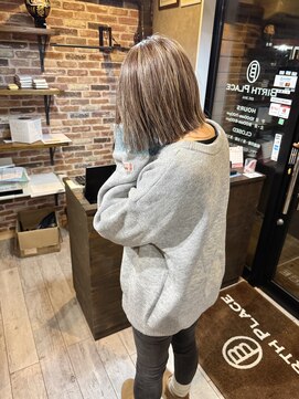 バース プレイス(BIRTH PLACE) ベース明るめハイライトボブ