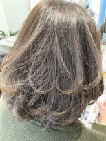 アンビエンテ(ambiente) 肩上ボブ　アッシュベージュ  イルミナカラー