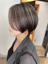 リルア 博多(LIRUA)&nbsp;外国人風ハイライト　ショートボブ