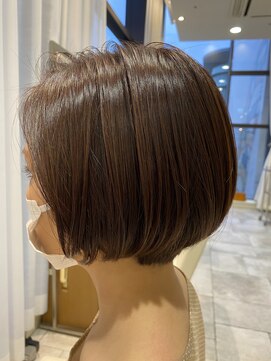 ヒアカアヴェダ 天神VIORO (Heaka AVEDA) シンプルボブ【ハイライト/艶トリートメント】