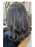 ロング×透明感アッシュグレー