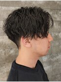 刈り上げセンターパート前下り波巻きツイストスパイラルパーマ