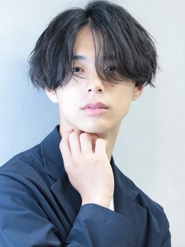 コンフィデンス メンズヘアー(confidence MEN'S HAIR) ニュアンススパイラルパーマ ナチュラル刈り上げセンターパート