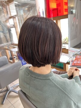 スタジオ アルファプラス 日暮里店(studio α+) ステップボーンカットカットボブショートハイライト白髪ぼかし