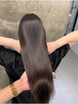 キング 梅田(K!ng) 縮毛矯正髪質改善ハイライトレイヤーカット梅田美容室エクステ
