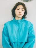 オリーブベージュ軽めレイヤーボブ薄め前髪あり