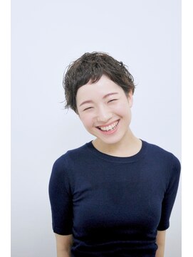 シアター(THEATER) 【カールオンベリーショート】ナチュラルなショート