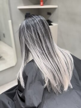 コスモス 町田(COSMOS) ホワイトシルバーバレイヤージュ