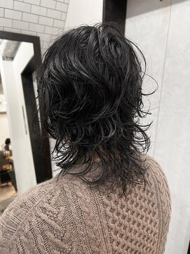 レガーレ(Legare) ウルフカット×グランジパーマ×黒髪