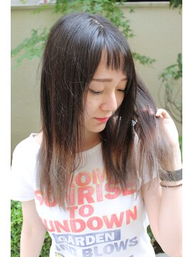 ストロベリーロックス 赤羽1番街店 ミディアム グラデーションカラー アッシュグレー グレージュ