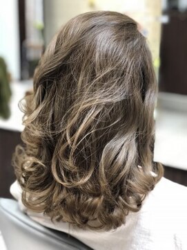 コンフォート バイ エム インターナショナル(comfort by EMU international) ふんわりベージュグラデーション