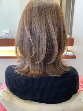 マーリャヘアー(mallia hair) くびれ外ハネミディアム