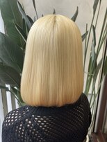 アン(Hair make un)&nbsp;ホワイトカラー♪【ブロンド×ボブ】