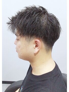 夜髪 清潔感バッチリ。ツーブロック×アップバング