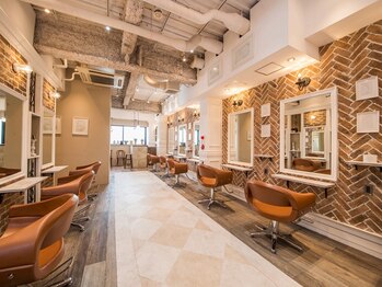 AUBE HAIR trad 京都四条河原町店 【オーブ ヘアー トラッド】