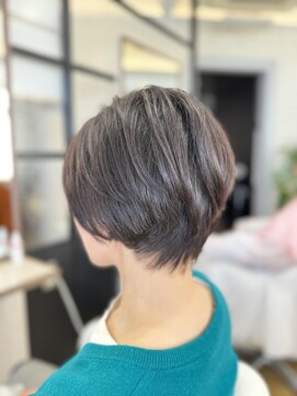 シュヴー 築地(CHEVEUX) ツヤ感ショート